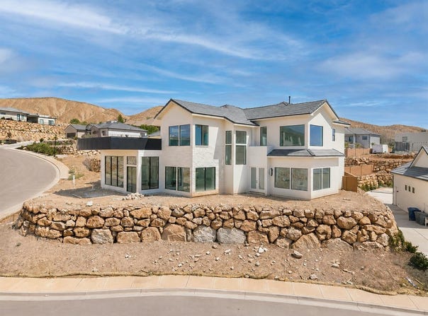 1226 E PONY TRAIL Way, Washington, UT 84780