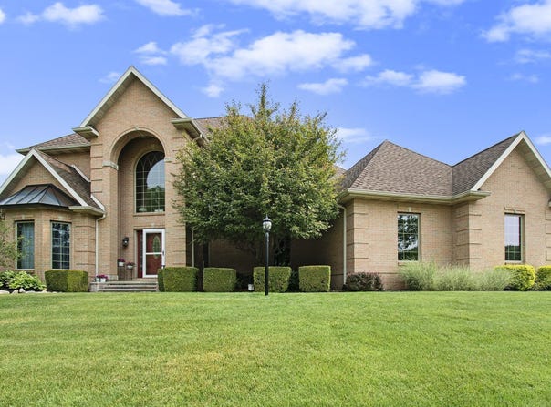 8173 E Walnut Ridge, New Carlisle, IN 46552