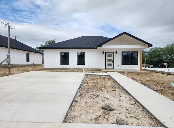 2778 RODRIGUEZ ST., Eagle Pass, TX 78852