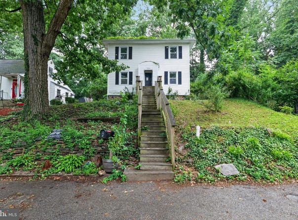 13 BEACON HILL Road, BALTIMORE, MD 21207