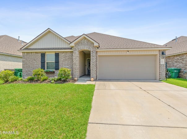 309 Broussard Hill Drive, Broussard, LA 70518
