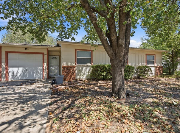 740 Thomas Avenue, Hurst, TX 76053
