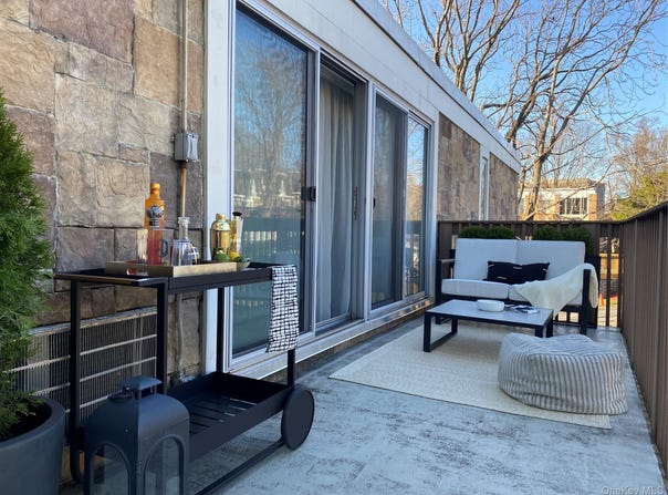 397 N Broadway, Yonkers, NY 10701