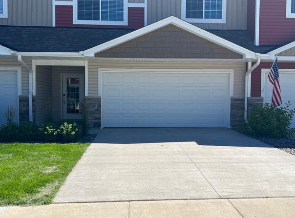 8520 Gateway Circle, Monticello, MN 55362