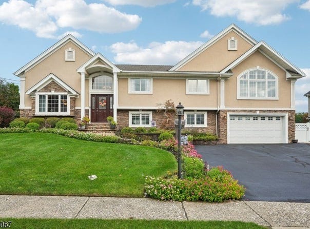 22 Allen Dr, Wayne Twp., NJ 07470-3313