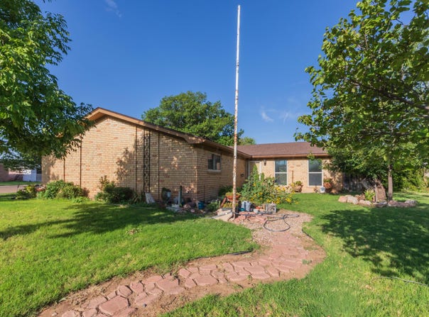 401 PEAR Avenue, Dumas, TX 79029-3437
