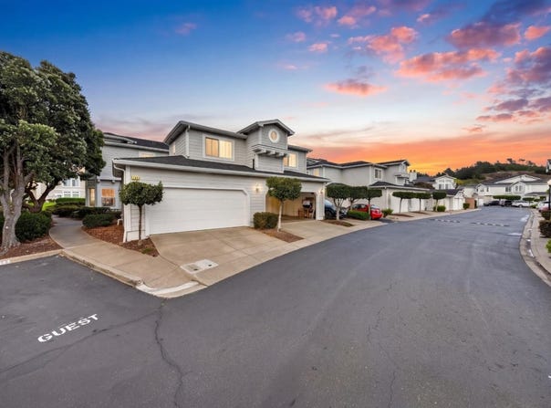 92 Outlook CIR, PACIFICA, CA 94044