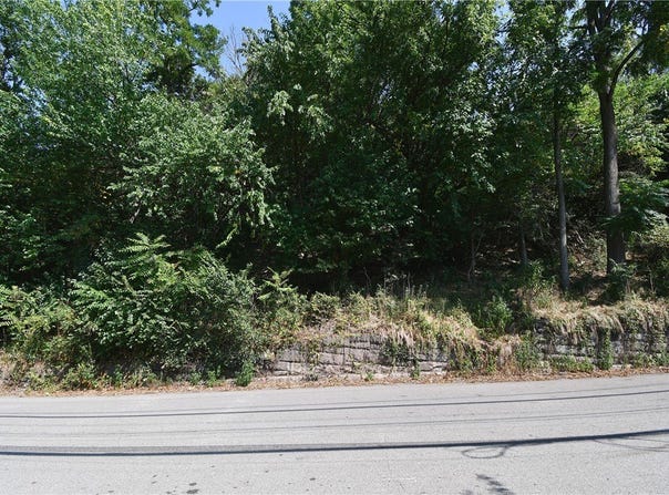 Henderson St, Pittsburgh, PA 15212