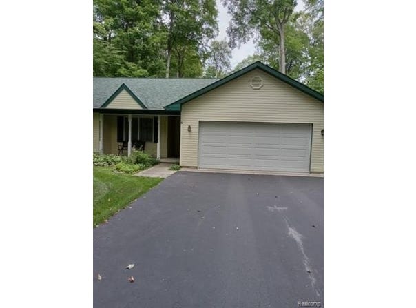 4405 S Hemlock Road, Centerville Twp, MI 49621