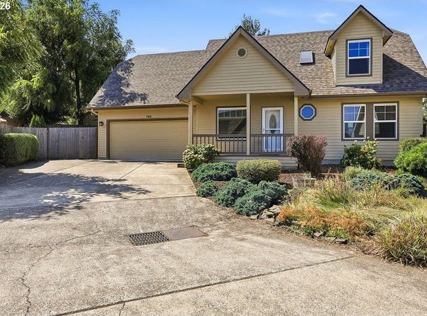 196 S 72ND St, Springfield, OR 97478