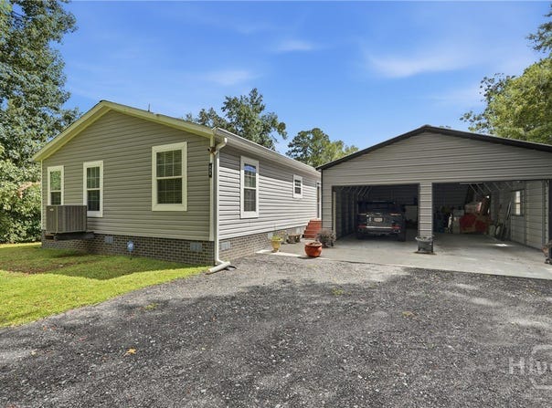 454 Pine Avenue, Midway, GA 31320