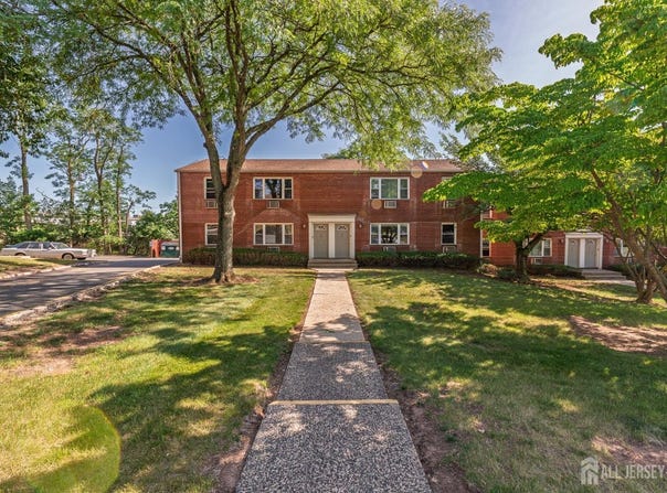 93 Fox Road, Edison, NJ 08817