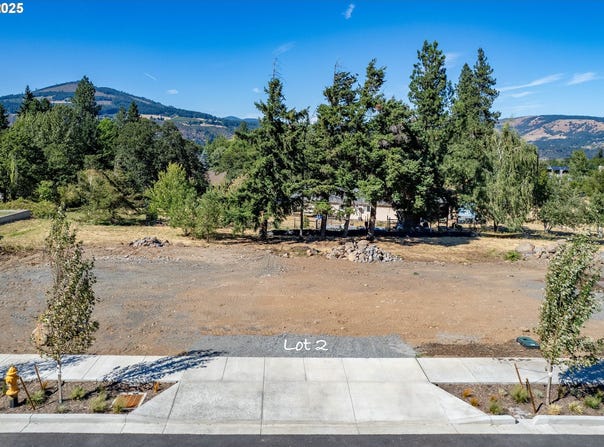 3940 CARR Dr lot: 2, HoodRiver, OR 97031