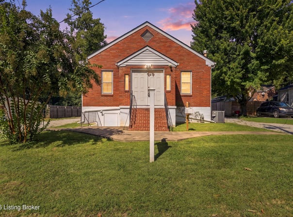 109 Berry Ave, Versailles, KY 40383
