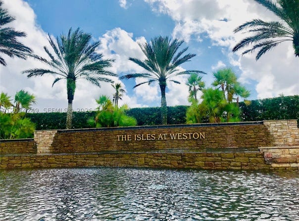 4463 Rainbow Ave, Weston, FL 33332