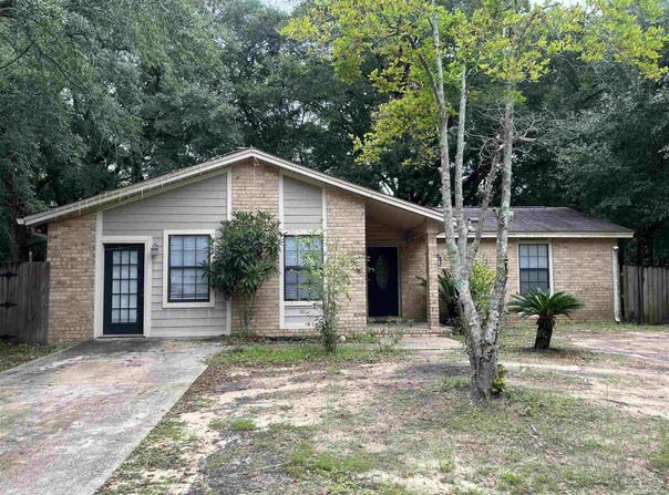 5898 Independence Dr, Milton, FL 32570