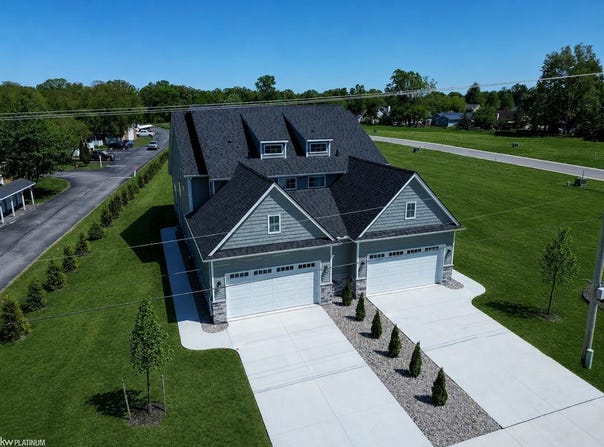 260 S Carney Dr, Saint Clair, MI 48079