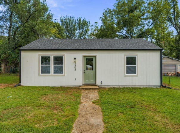 3308 SE Girard ST, Topeka, KS 66605