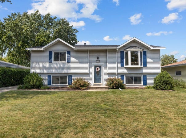 530 E MITCHELL Avenue, APPLETON, WI 54915-2119