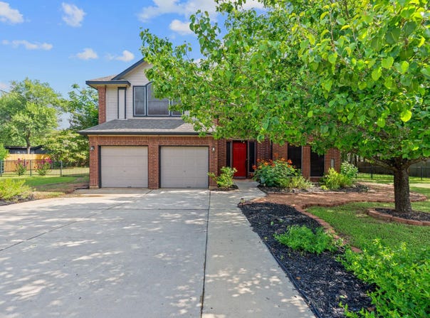 222 Primrose Dr, Kyle, TX 78640
