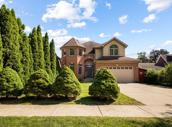 1769 Morse Avenue, Des Plaines, IL 60018