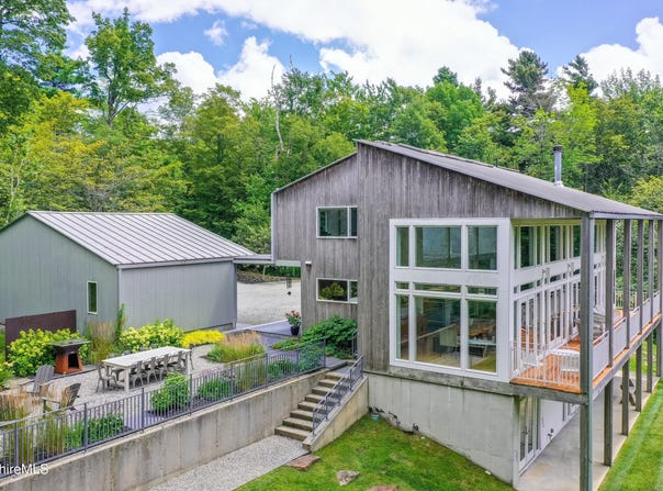 103 Long View Dr, Becket, MA 01223