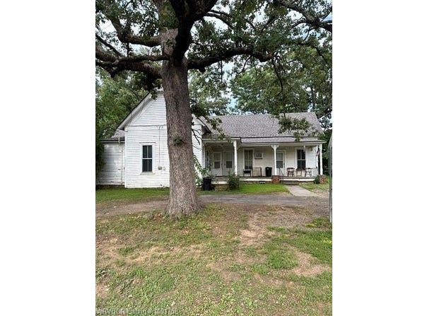 423 Pine ST, Waldron, AR 72958