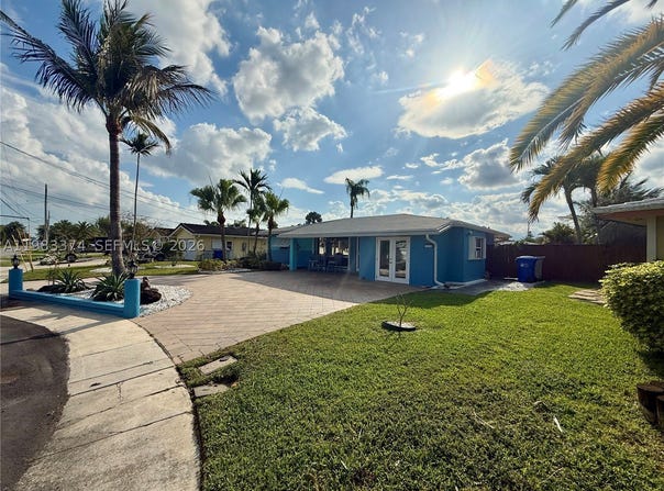 201 SE 3rd Ave, Pompano Beach, FL 33060