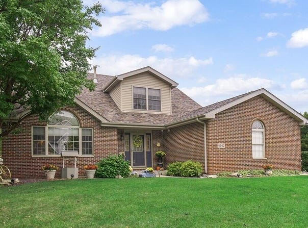 9942 Forest Street, Dyer, IN 46311