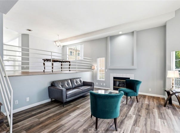 7109 Farralone, Canoga Park, CA 91303