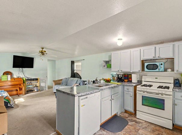 307 Pulaski, Mahomet, IL 61853
