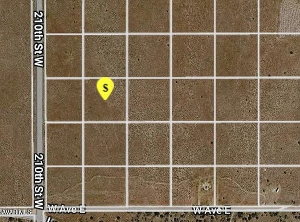208 Stw Vic Avenue B, Lancaster, CA 93536