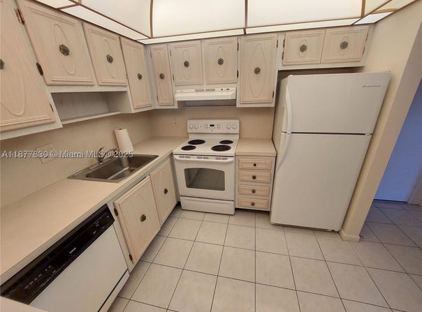 257 S Cypress Rd, Pompano Beach, FL 33060