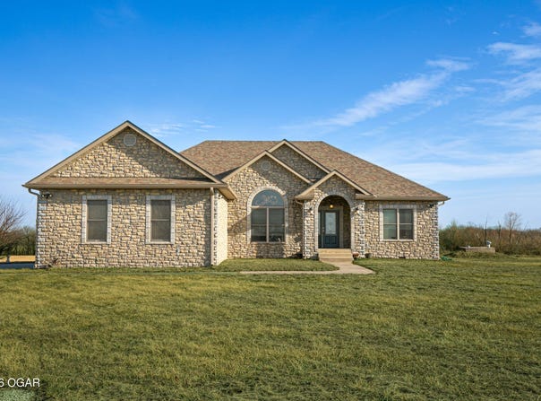 446 N Hwy W, Lamar, MO 64759