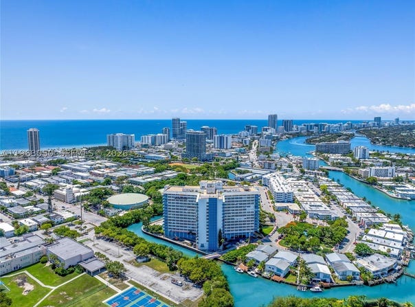 7441 Wayne Ave, Miami Beach, FL 33141