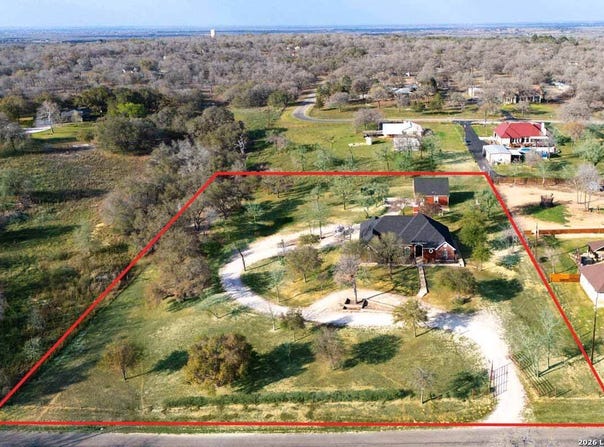 1007 Bluebonnet Lane, Adkins, TX 78101