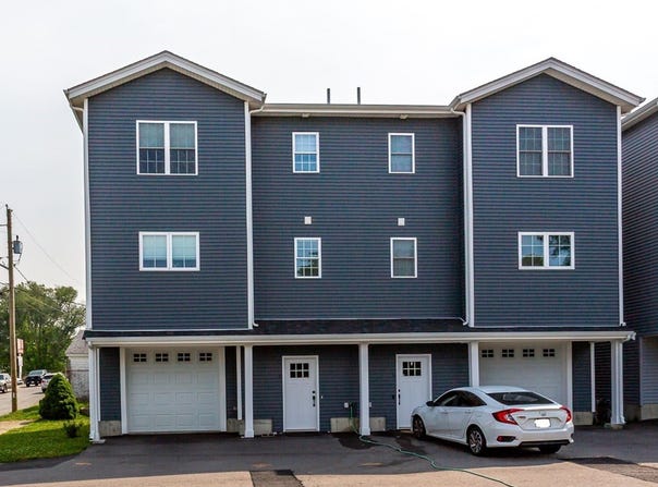 60 Garside St, Fall River, MA 02720