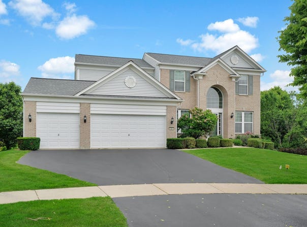 321 Parker Place, Oswego, IL 60543