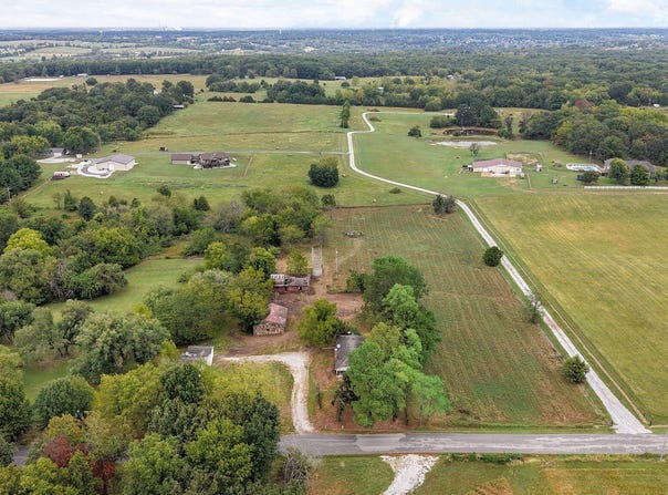 2033 W Union Chapel Road, Nixa, MO 65714