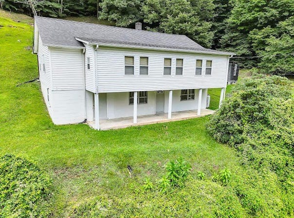 3634 Pine Creek Rd, Swords Creek, VA 24649