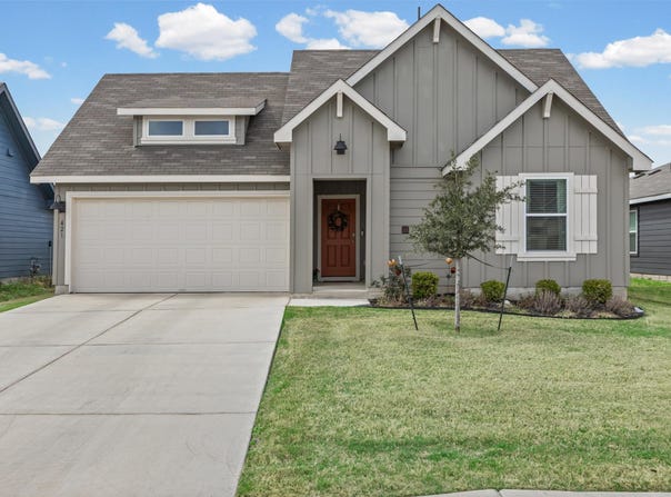 421 Lancebill Dr, Lockhart, TX 78644