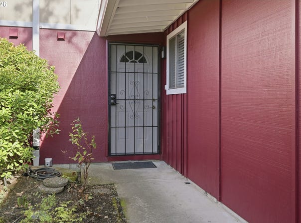 1326 QUAKER St, Eugene, OR 97402