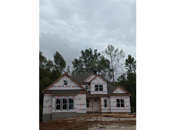720 SKI SPRAY Point, OPELIKA, AL 36804