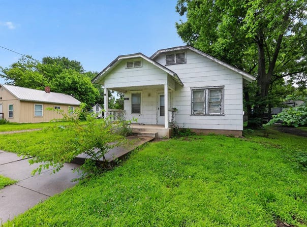 326 Chestnut St., Lacygne, KS 66040