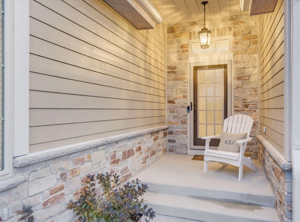 1620 Belmont Ln, Oconomowoc, WI 53066