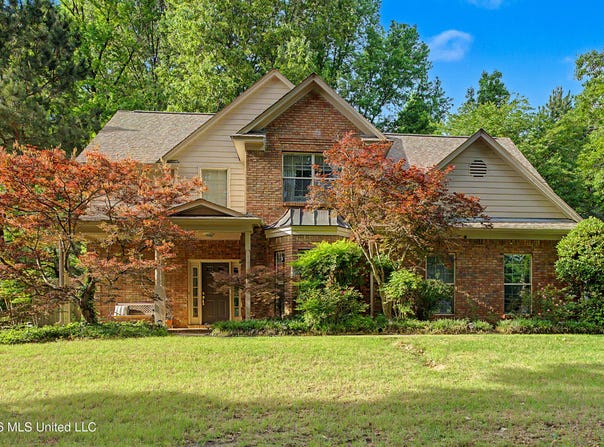 2110 Tall Tree Drive, Horn Lake, MS 38637