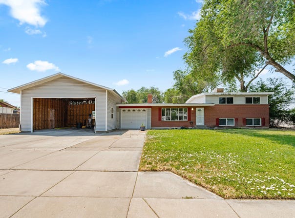 120 E COX LANE, Midvale, UT 84047