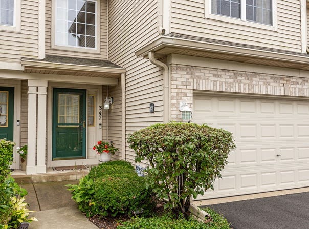 347 Gladstone Lane, Elgin, IL 60120