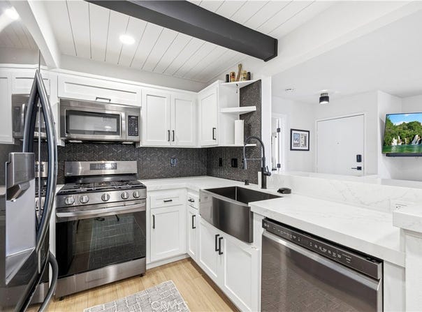 24413 Leonard Tree, Newhall, CA 91321