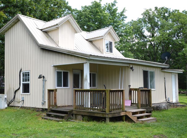 20881 Lawrence 2052, Everton, MO 65646